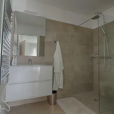 Très Belle Avec Piscine Isolella Villa
