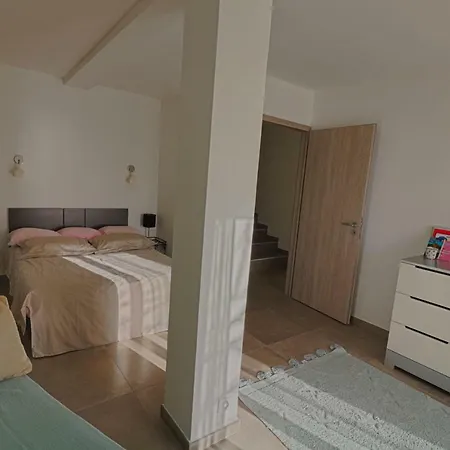 Très Belle Avec Piscine Isolella Villa *