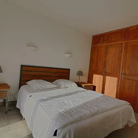 Villa Très Belle Avec Piscine Isolella