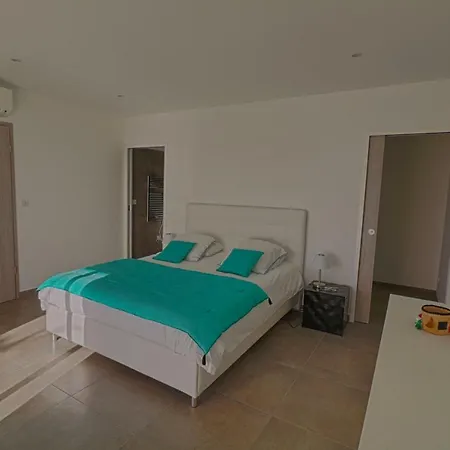Villa Très Belle Avec Piscine Isolella *